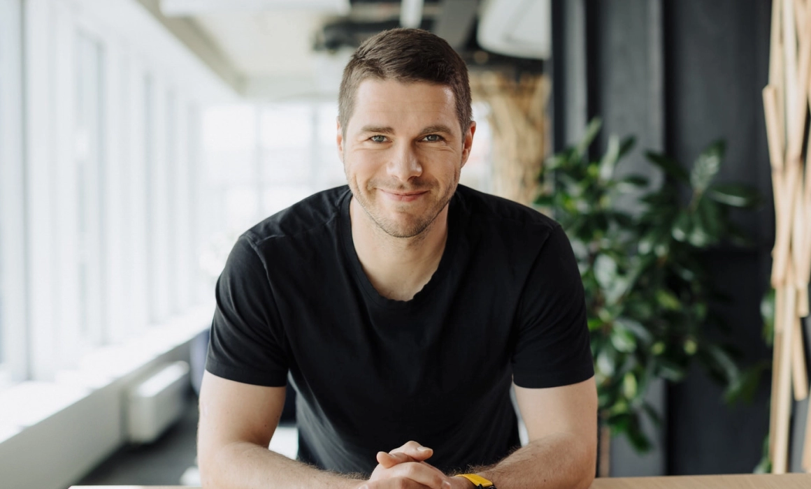 Portretu-fotografs-uznemuma-portreti-korporativa-fotosesija-Kristaps-Lapiks-photo-23-33