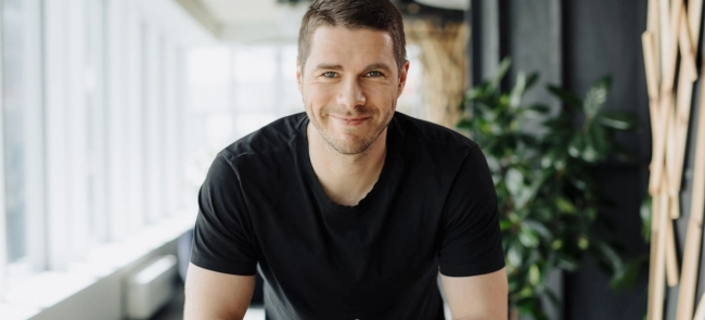 Portretu-fotografs-uznemuma-portreti-korporativa-fotosesija-Kristaps-Lapiks-photo-23-33